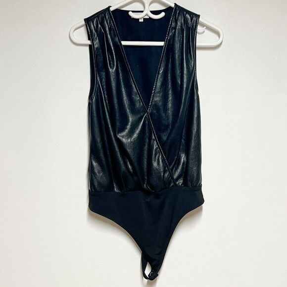 Good American Better Than Leather Faux Leather Wrap Bodysuit Sz 1 Small - Picture 7 of 10